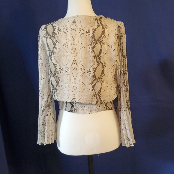 Crop top - Picture 3 of 8